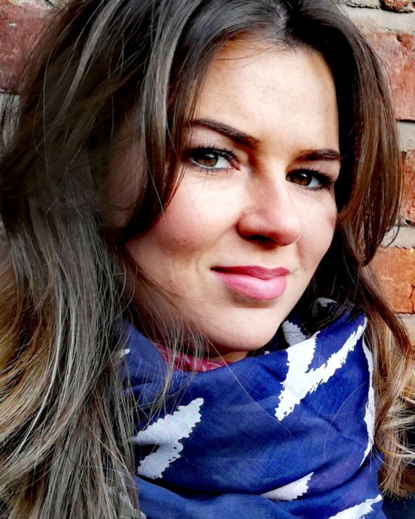 author-lacey-london - The Paris Post Lacey London interview | On Aspect of writing
