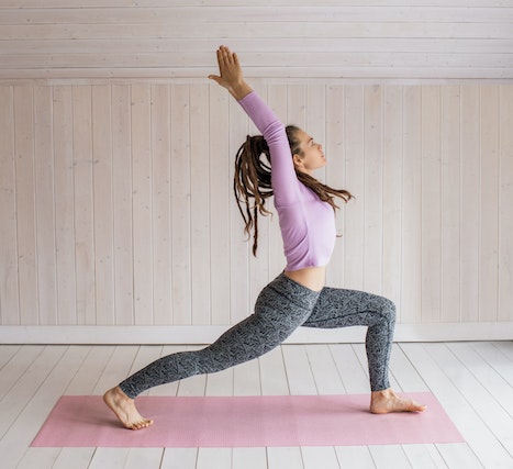 crescent-yoga - The Paris Post Daily yoga practice warrior pose