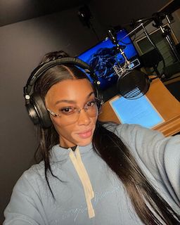 Winnie Harlow skin is still has white patches and inspiration to many. It is one of the example of happiest person.