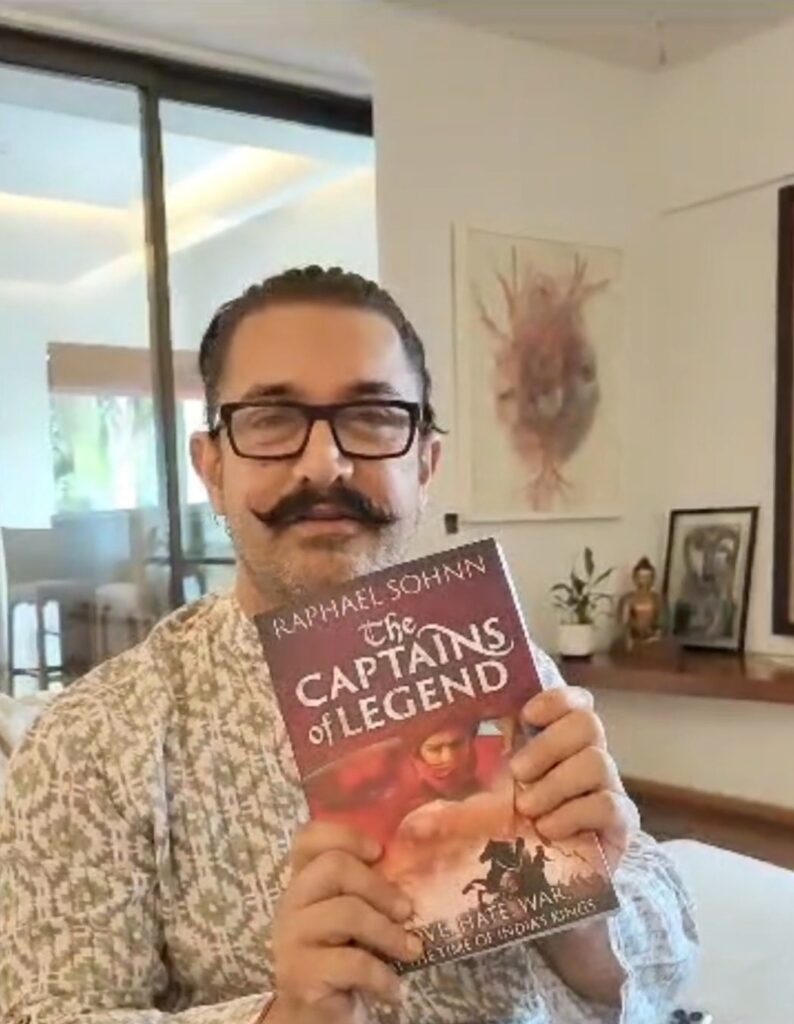 aamir_khan_holding_the_captains_of_legend - The Paris Post Aamir Khan Holding the Captains of Legend