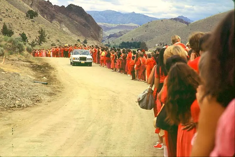 Osho-deive-at-Rajneeshpuram.jpg - The Paris Post Rajneesh osho