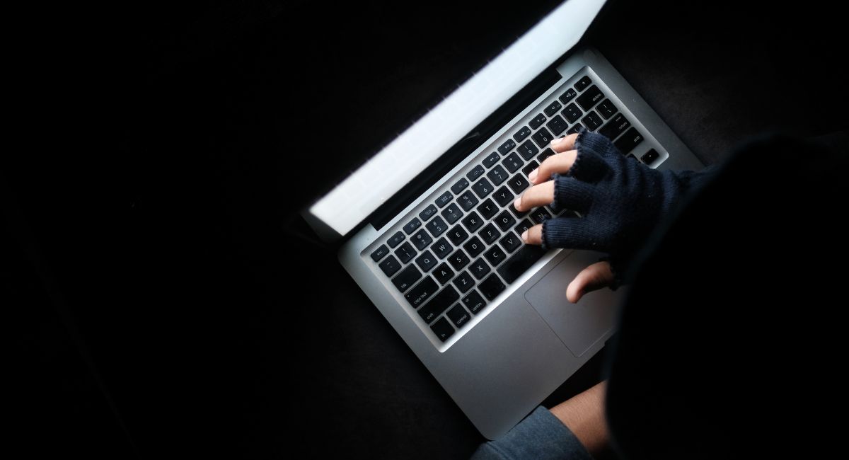 Common scams include non-delivery, counterfeit products, and payment misuse. While digital advancements offer convenience, it's crucial to verify sellers, check reviews, and use secure payment methods to avoid fraud this holiday season.