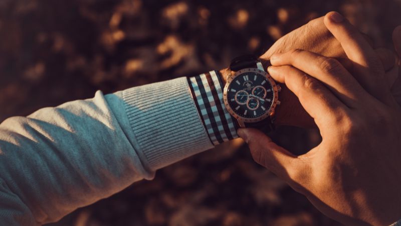 Explore the unique sounds of an Indian middle-class home, from the hourly chimes of an Ajanta clock to the everyday hustle. A nostalgic and rhythmic journey.